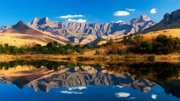 Vùng Núi Drakensberg Nam Phi: Cảnh Quan Hùng Vĩ Và Trekking