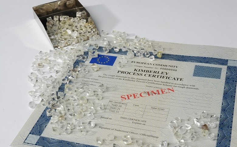  Giấy chứng nhận Kimberley Process kèm theo sản phẩm kim cương