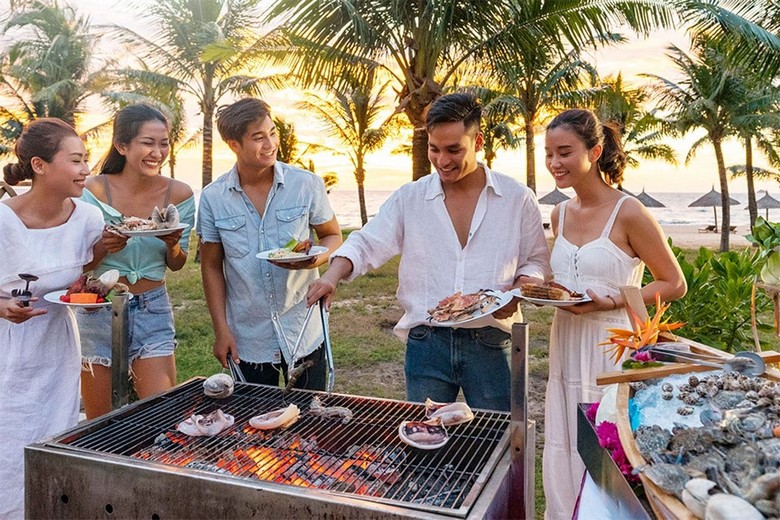  Buổi tiệc braai ngoài trời quây quần bạn bè và gia đình