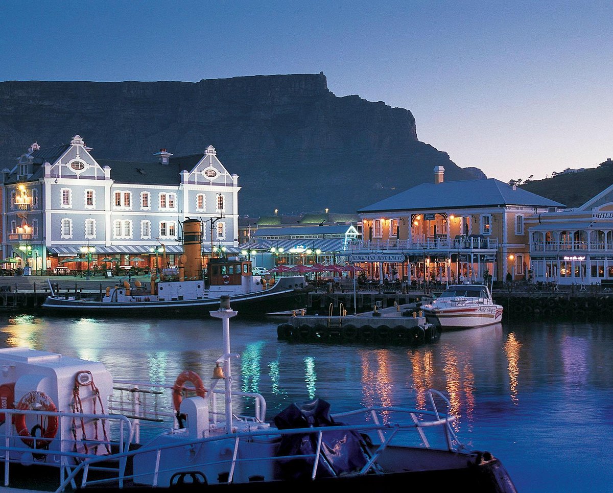  Bến cảng V&A Waterfront về chiều